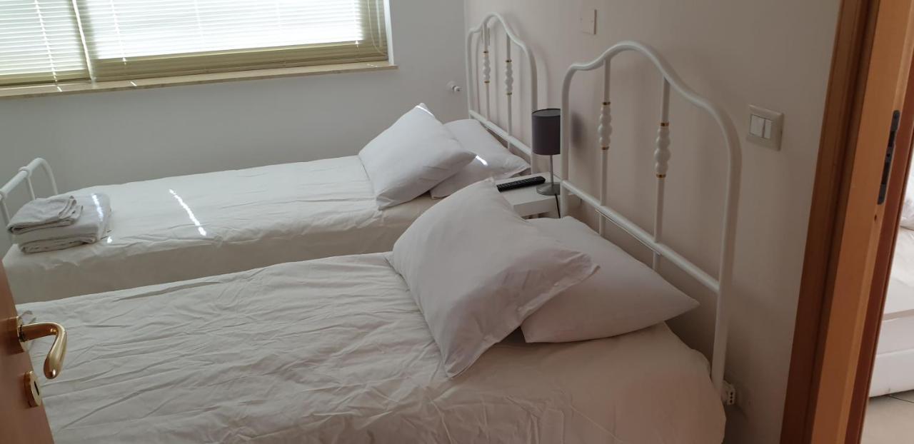 タオルミーナ Iriss Bed & Breakfast エクステリア 写真