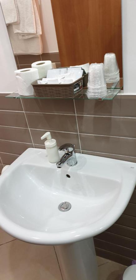 タオルミーナ Iriss Bed & Breakfast エクステリア 写真