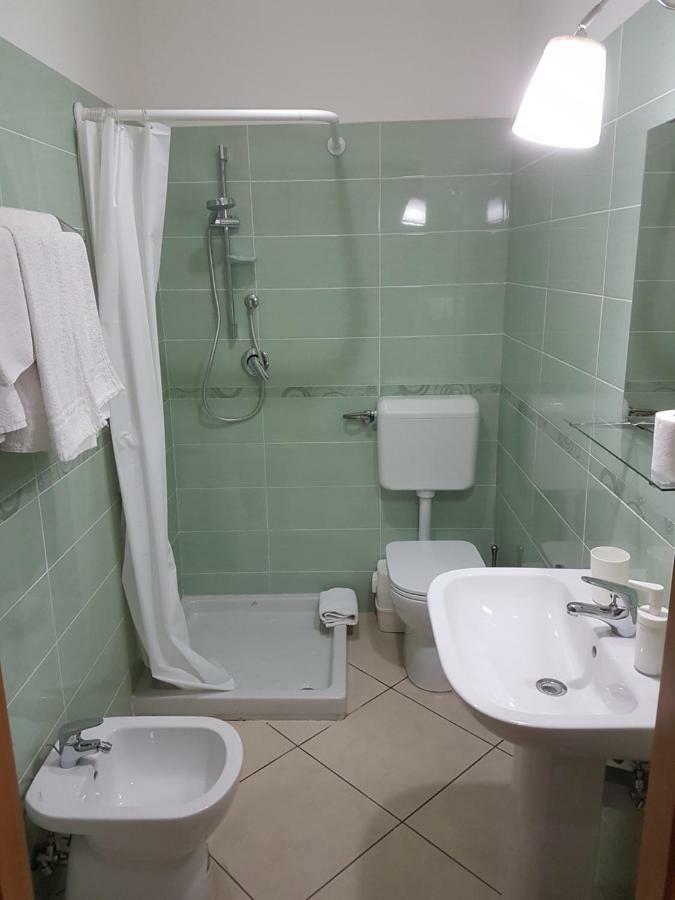 タオルミーナ Iriss Bed & Breakfast エクステリア 写真